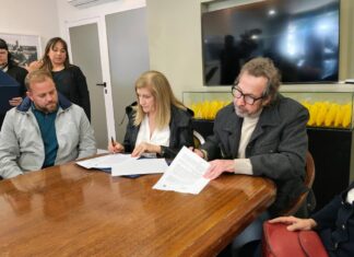 Firma de convenios junto a la Municipalidad